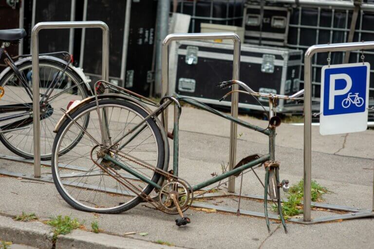 Old bicycle missing a wheel